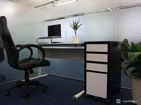Working at Momentum Business Center at Miami Beach