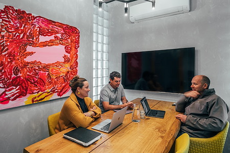 WorkLife Berry - Meeting Room