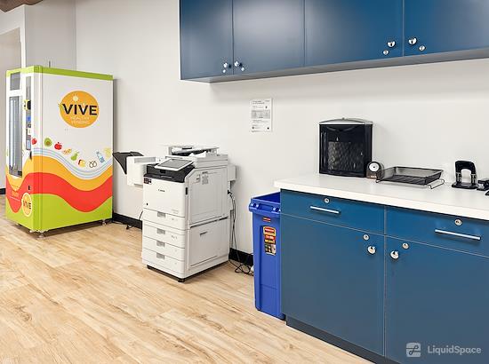 Working at HQ | MB, Winnipeg - Lombard Ave at Winnipeg