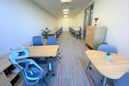 ICONIC Workspaces - Office 325- Team Office