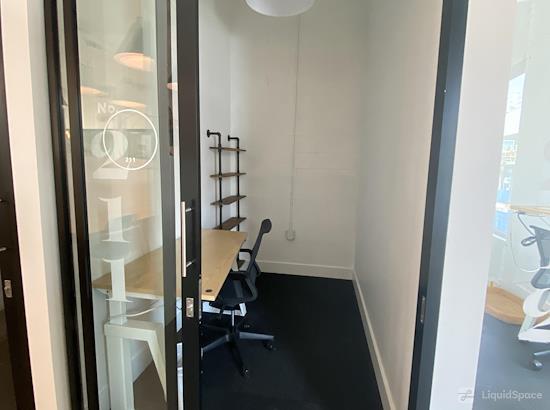 Working at Union Cowork Los Angeles - Downtown/Arts District at Los Angeles