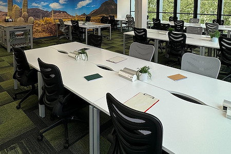 DeskLodge Beacon Tower - BT-111