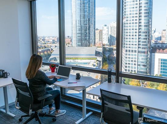 Working at 350 Coworking | 350 N. Orleans at Chicago