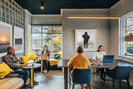 WorkLife Berry - CoWorking Desks half day hot desk