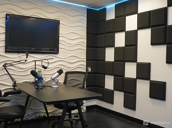Working at Hangr Coworks - Clifton Park at Clifton Park