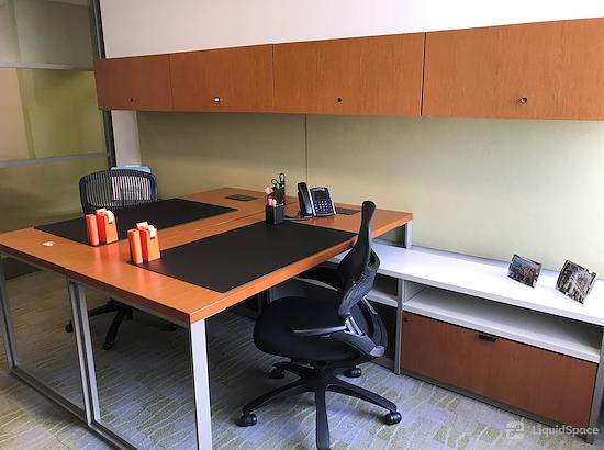 Working at Carr Workplaces - Aon Center at Chicago