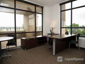 Regus | Columbia Center on Stadium