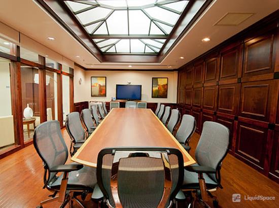 Working at Regus | Country Club Plaza at Kansas City