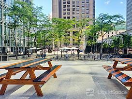 Regus | Rene Levesque