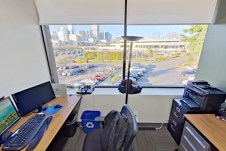 Ideal Spaces Bellevue - Small Outside Office