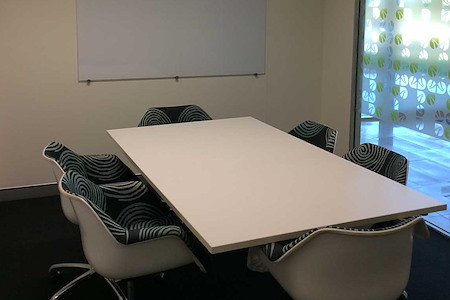 The Suites Northshore Hamilton - The Suites Meeting Room