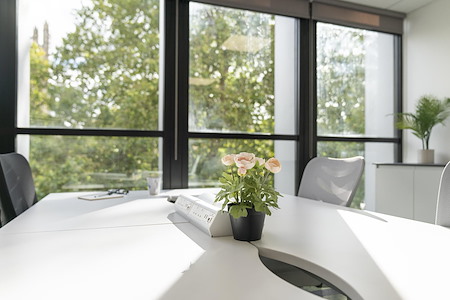 DeskLodge Beacon Tower - BT-113