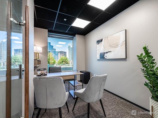 Working at Lucid Private Offices | River Oaks Upper Kirby at Houston