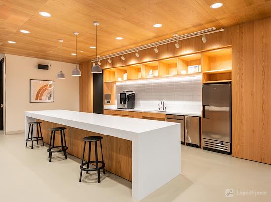 Working at Regus || 111 Congress at Austin