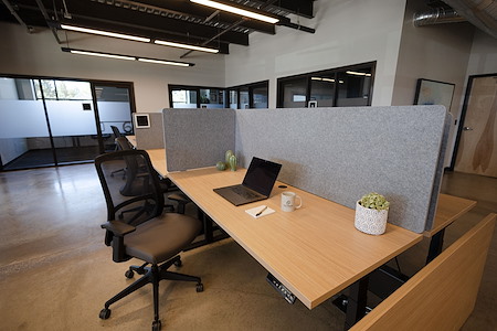 Work-Collective Midway - Community Desk at Work-Collective Midway