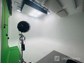 4 & Co Coworking Spaces - Land O' Lakes