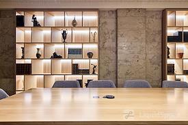 iQ Offices | 302 Bay St.
