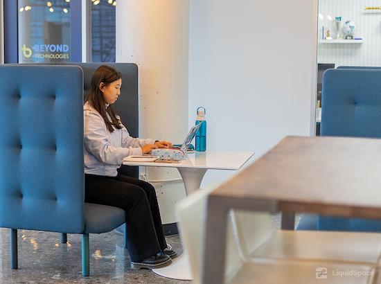 Working at Expansive - River North – Superior at Chicago