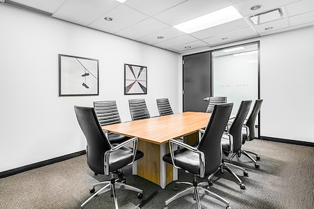 Regus | MB, Winnipeg - St. Mary - Meeting Room