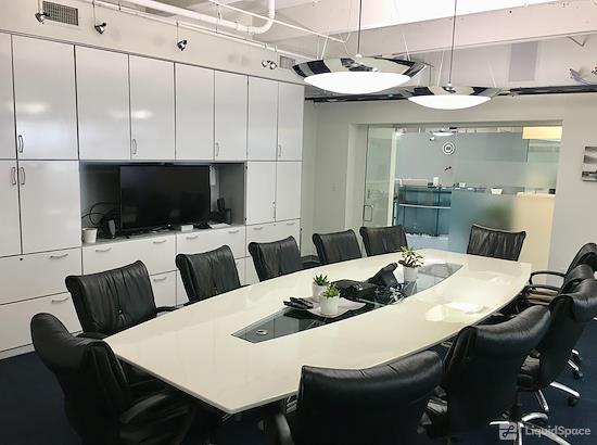 Working at Momentum Business Center at Miami Beach