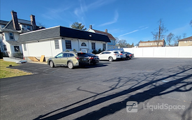 64 Hilton Avenue Professional Building