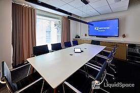 iQ Offices | 302 Bay St.