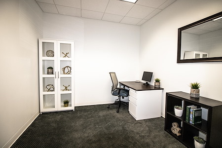 Quest Workspaces- 1395 Brickell - Interior Office