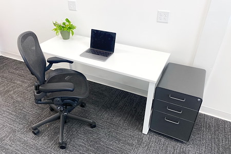 Small Officer - Summit - Hot Desk
