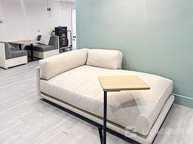 Regus | IL, Des Plaines - River Rd