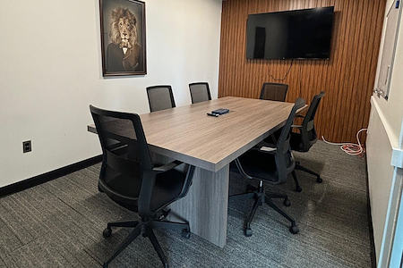 LionShare Cowork - Professional Meeting Rooms & Offices - Professional 6 Person Meeting Room