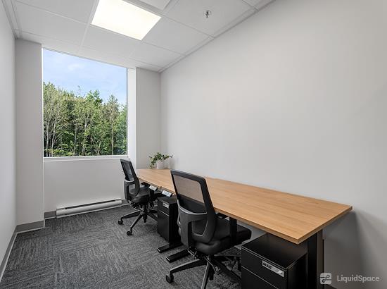 Working at 2C2B Coworking- Mascouche at Mascouche