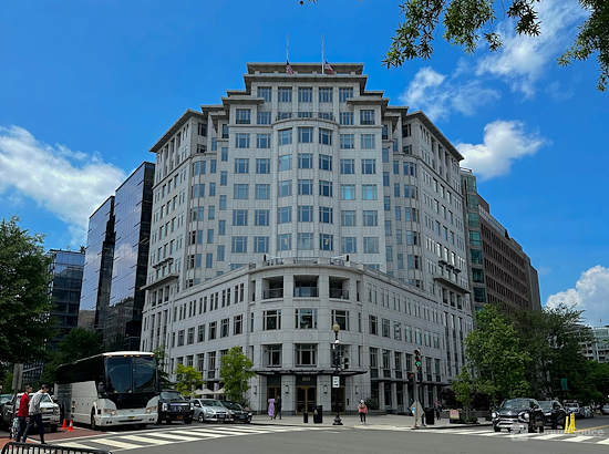 Working at Oval Offices DC at Washington