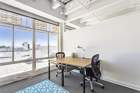 Regus | Meridian Center - Day Desk