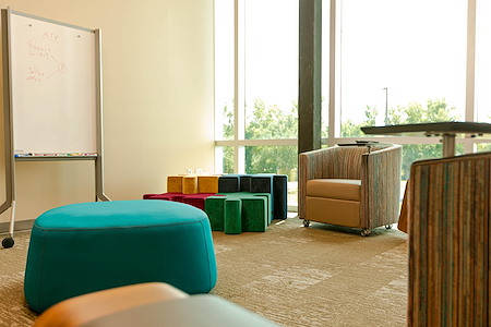 4 & Co Coworking Spaces - Land O' Lakes - Creative Room