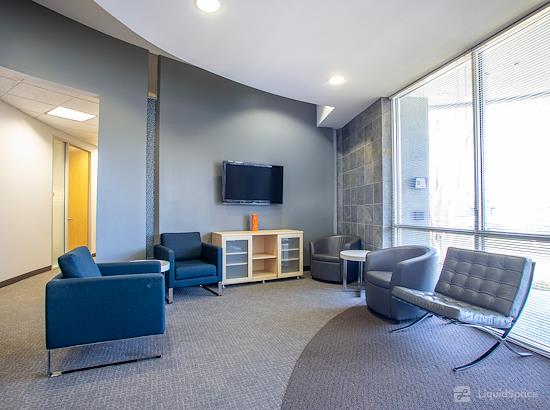 Working at Regus || Iron Point at Folsom