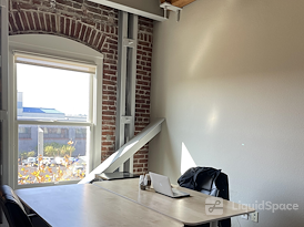 Port Workspaces @ Jack London Square