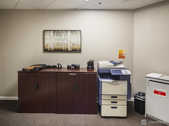 Working at Roseville Executive Suites at Roseville