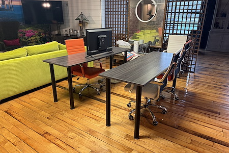 The Hickory Hub - Flex Desk