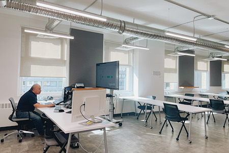 Launch Coworking Space - Exchange - Hot Desk Membership