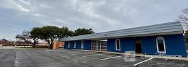 Boxer - 405 E Bolt Street