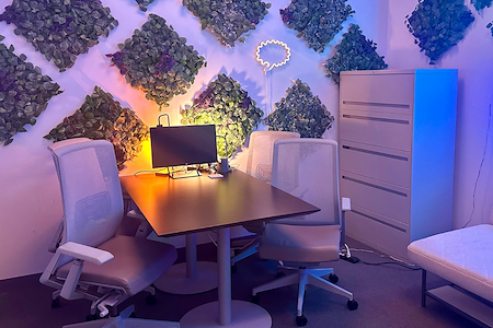 The HUB @ Office Logic - COLLABORATION ROOM