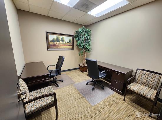 Working at The Woodlands Office Suites at The Woodlands