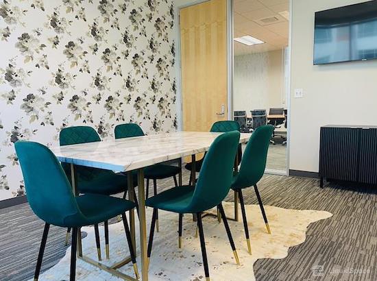 Working at Outlet Coworking - Roseville at Roseville