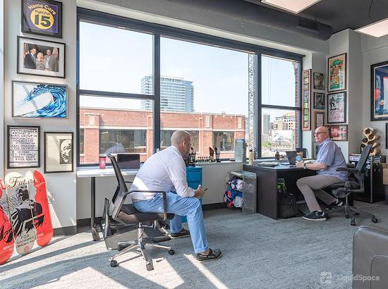 Working at Expansive - River North – Superior at Chicago