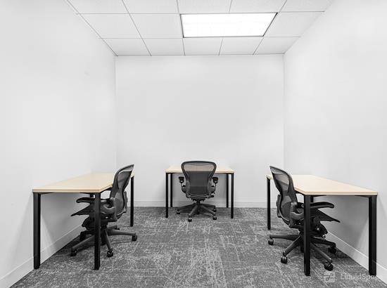 Working at Regus | Melville Expressway II at Melville