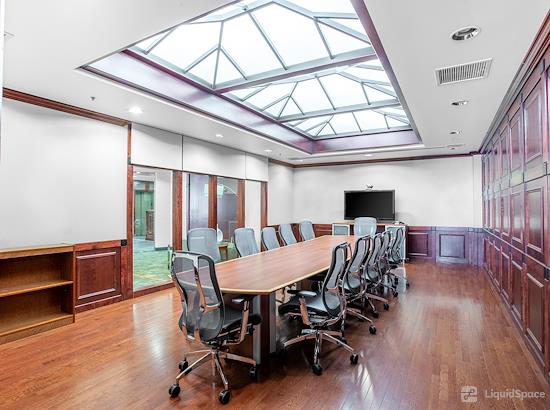 Working at Regus | Country Club Plaza at Kansas City