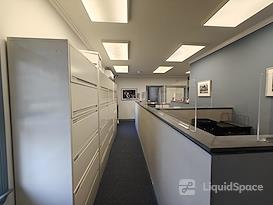 64 Hilton Avenue Professional Building
