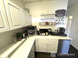 Office for meeting/production near Sony Studios