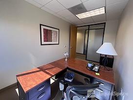 (VON) Von Karman Corporate Center