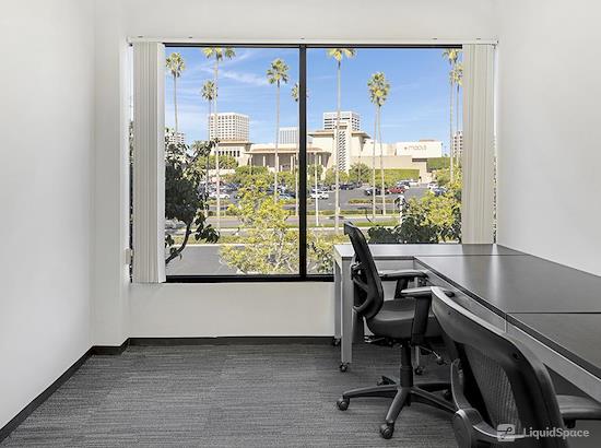 Working at (GT1) Gateway Plaza at Newport Beach